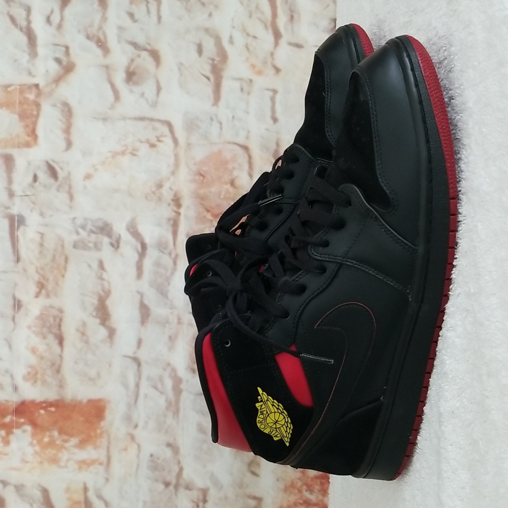 Air Jordan 1 Mid Last Shot